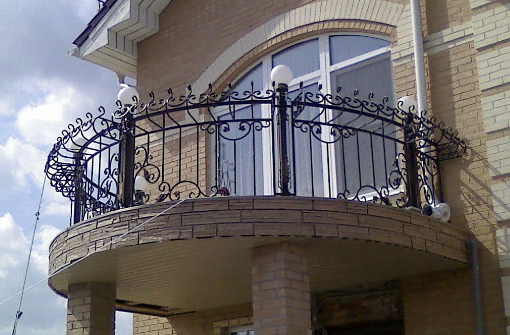 Радиусный балкон