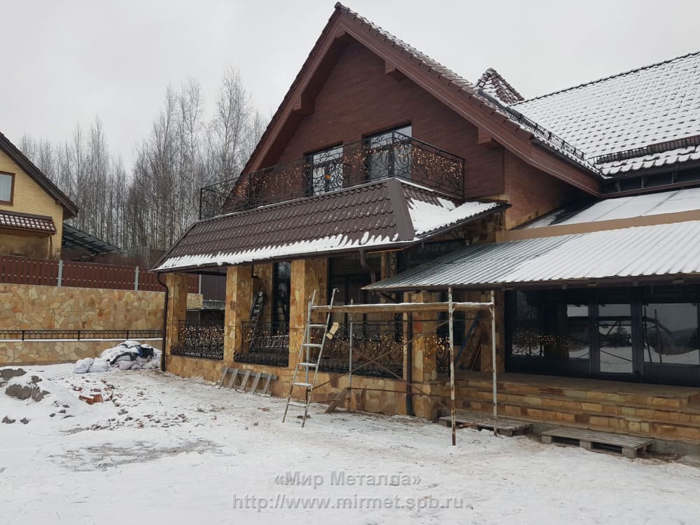 Кованые ограждения на балкон и террасу