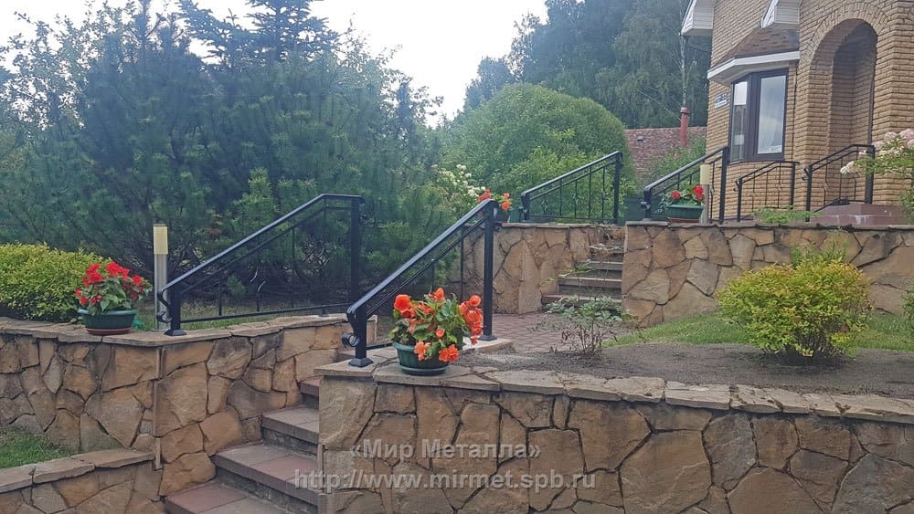 Различные перила в частном доме Различные перила в частном доме
